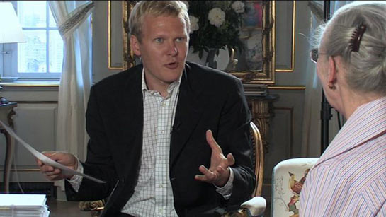 Kasper Bech Holten discussing the Copenhagen Ring with the Queen of Denmark
