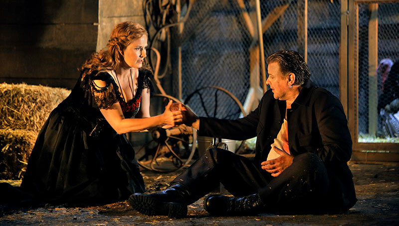 Camilla Nylund (Sieglinde) and Christopher Ventris (Siegmund)